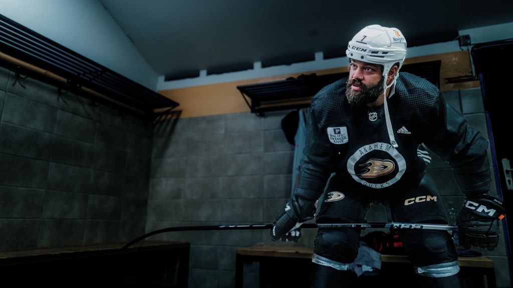 Dostat naloženo je potupa, poznal Gudas. V NHL se tedy naučil rvát i srážet